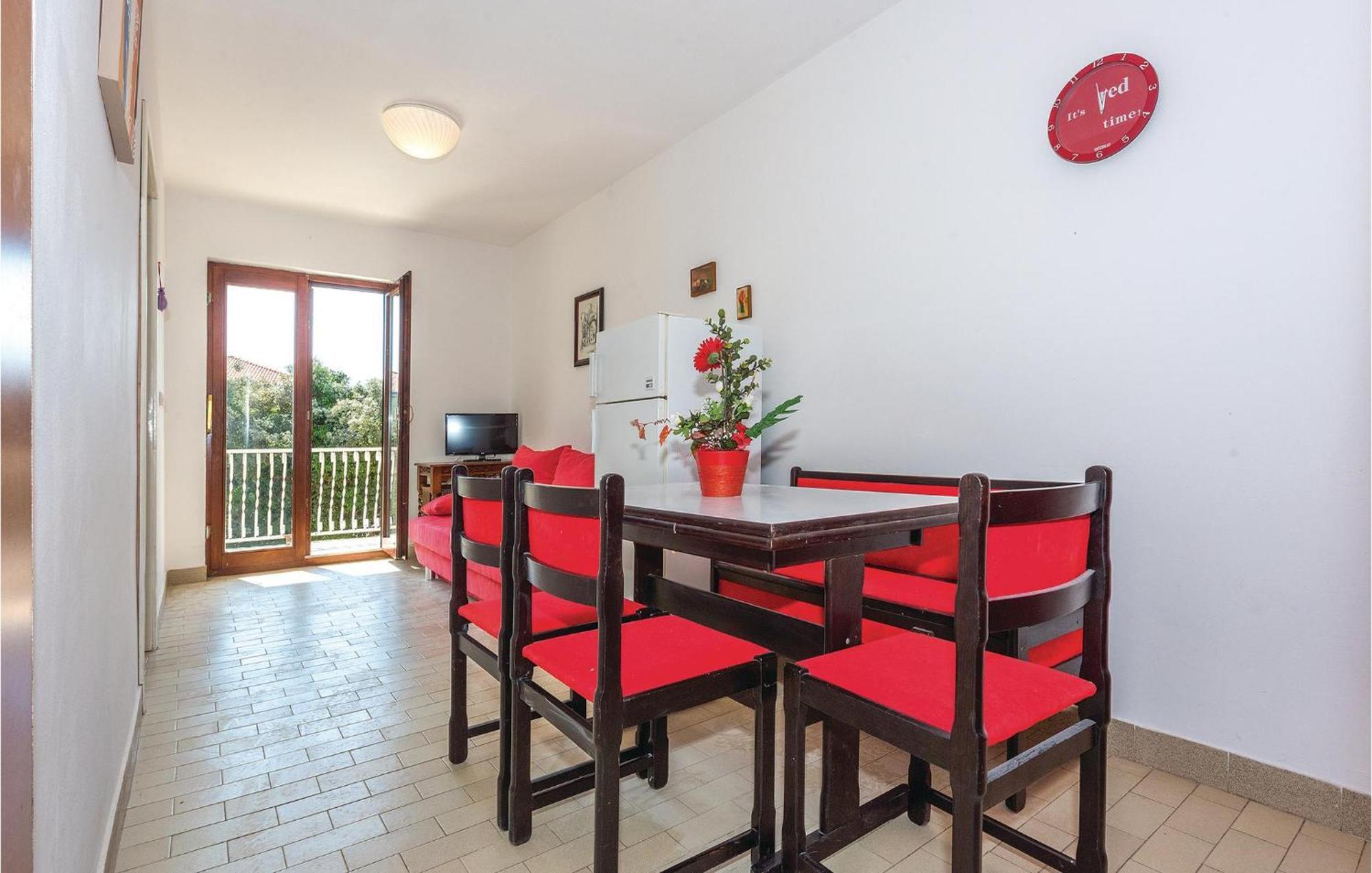 2 Bedroom Amazing Apartment In Rogoznica Rogoznica  Buitenkant foto